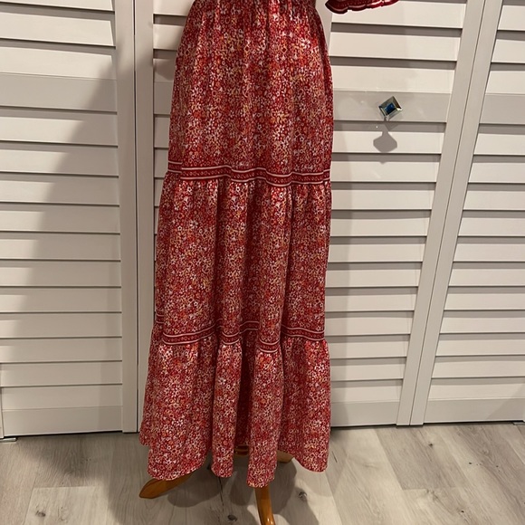 Max Studio NWT Maxi Ruffle Floral Dress, size Small in Polyester/Spandex blend. - Picture 3 of 12